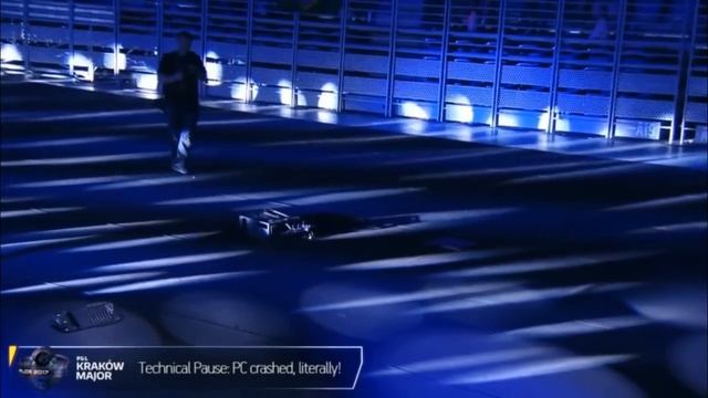 HenryG throws his PC on the Stage | PGL Major 2017 Showmatch смотреть онлайн