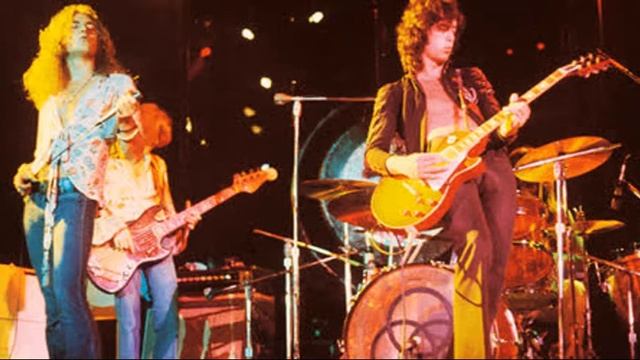 Over the Hills and Far Away Guitar Backing Track смотреть онлайн