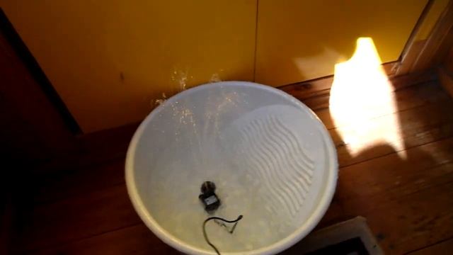 Фонтан на солнечной панели смотреть онлайн