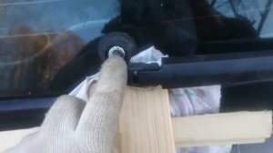 Снятие и обслуживание заднего дворника Audi Q7 3.0 TDI 2012 года.