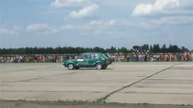 Renault 5 GT Turbo vs. VW Golf 1 Turbo смотреть онлайн