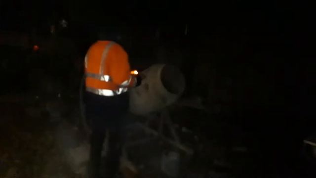 Как нельзя пользоваться бетономешалкой! смотреть онлайн