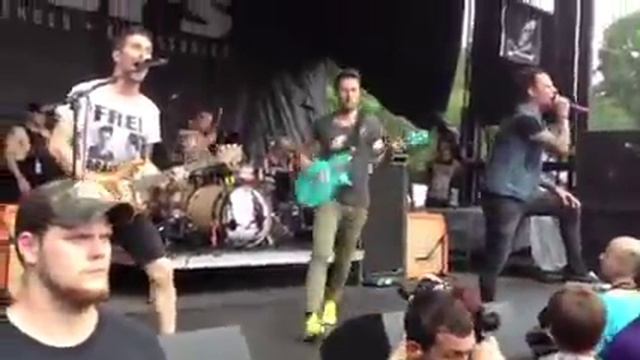 Story Of The Year And The Hero Will Drown Live Vans Warped смотреть онлайн