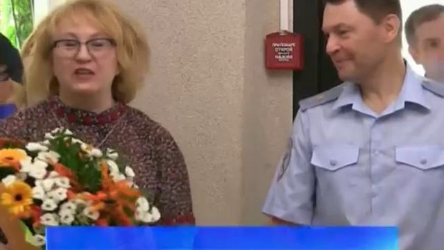В Ярославский детдом нагрянули полицейские... с подарками! смотреть онлайн