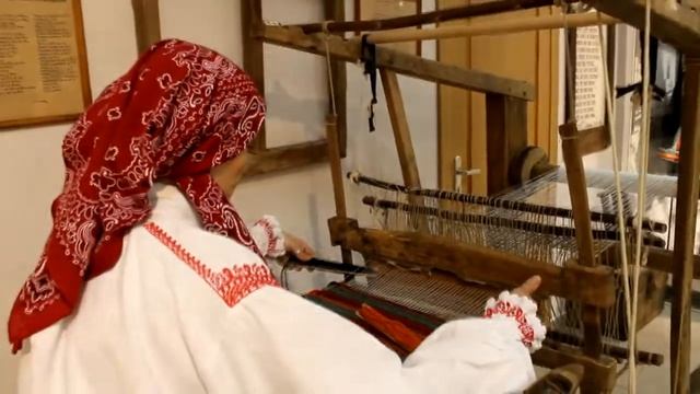 Работа на старинном ткацком стане смотреть онлайн
