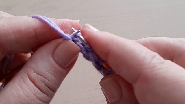 Вяжем так край изделия, что он не закручивается