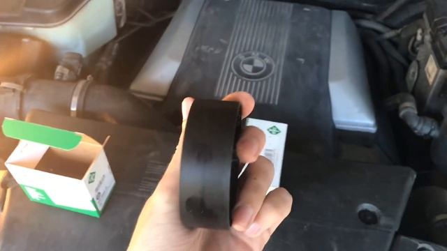 Замена роликов натяжителя BMW X5 E53 (M62b44tu) смотреть онлайн