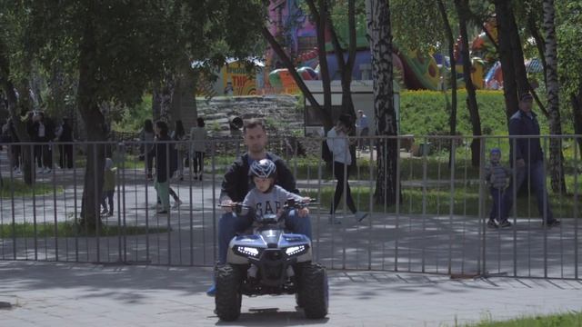 День Защиты Детей в Центральном Парке Культуры и Отдыха Екатеринбурга смотреть онлайн