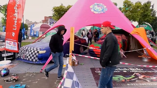 BMIVlog 8 - ВКФест (Фестиваль "В контакте"). Краткий обзор зоны "Драйв" смотреть онлайн