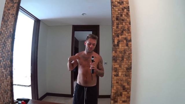 Остались жить на Бали/Лучшие бургеры/Серфинг в Kuta