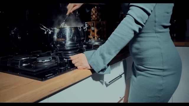 Kamis - BIGOS (Skolim - Wyglądasz idealnie PARODIA) смотреть онлайн