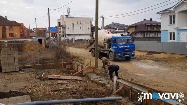Заливаем ленту под забор. Сколько это стоит. смотреть онлайн