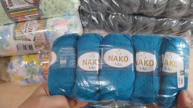 Большая РАСПАКОВКА посылочки с пряжей! Смотрим, обсуждаем, болтаем! смотреть онлайн