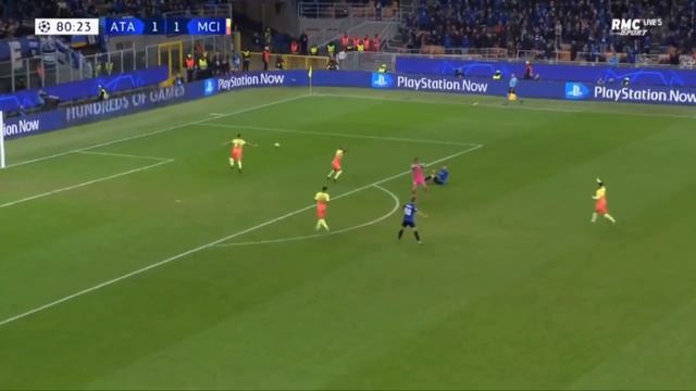 CLAUDIO BRAVO RED CARD - Kyle Walker forced to be goalkeeper смотреть онлайн