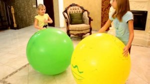 ЛОПАЕМ ГИГАНТСКИЕ ШАРЫ С СЮРПРИЗАМИ, огромные надувные шары, GIANT BALLOONS Toy Surprise