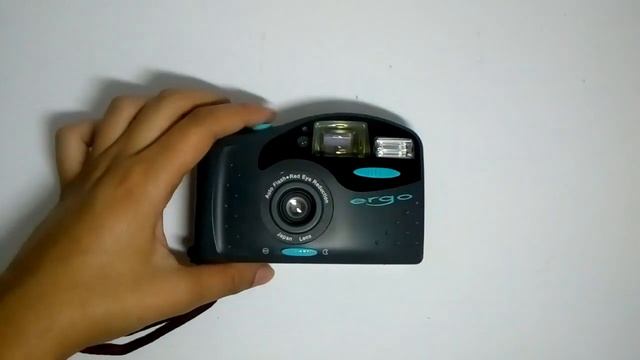 Câmera antiga ERGO 35mm Motor Drive Big ViewFinder смотреть онлайн
