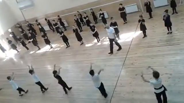Танцевальная школа. Танцы .Лезгинка Часть 2 смотреть онлайн