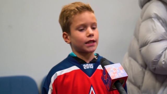 Предлагаем вспомнить наш армейский блиц с воспитанниками хоккейной школы ЦСКА! смотреть онлайн