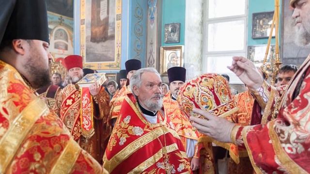Многая лета Настоятелю Знаменского Храма митрофорному протоиерею Петру Пашкевичу! смотреть онлайн