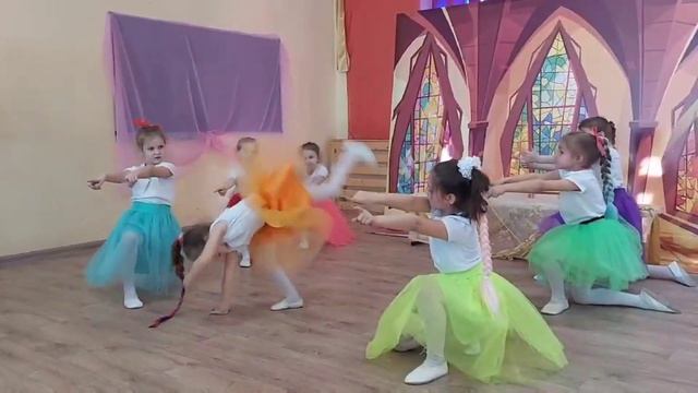 танец "Красками разными" смотреть онлайн