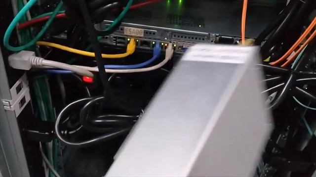 Горячая замена блока питания на сервере Supermicro SYS-2029U-TN24R4T смотреть онлайн