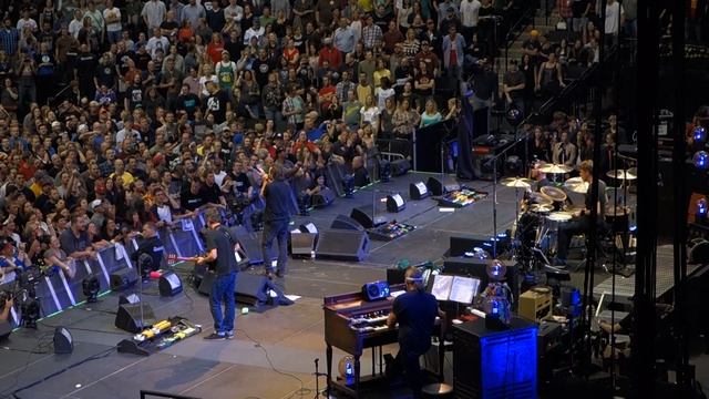 Pearl Jam - Indifference - Excel Energy Center, St. Paul, MN 10/19/14 смотреть онлайн