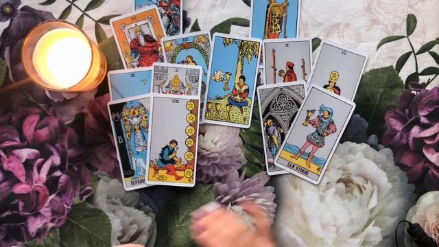 Гадание Таро. Хочет ли он быть со мной? Будет ли ОН МЕНЯ возвращать? Таро онлайн смотреть онлайн