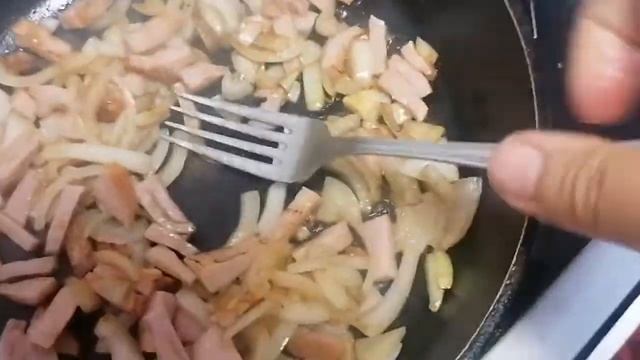 Омлет с карбонатом. Вкусный, сытный завтрак. смотреть онлайн