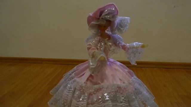 Антикварная кукла,кружится,звучит музыкальная шкатулка смотреть онлайн