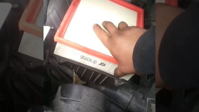 Comment changer le filtre à air d'un Renault trafic 2019 смотреть онлайн