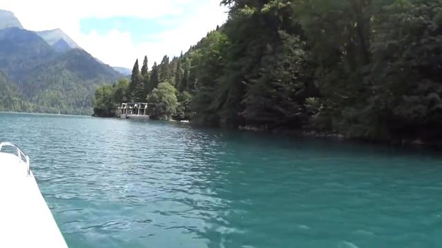 На Катамаране по Озеру Рица в Абхазии в 2017 году смотреть онлайн
