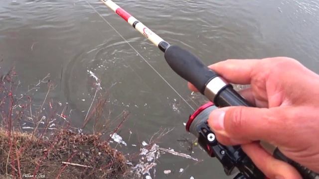 Лед-Грязь Плывет, Вода на подъеме, а я со Спиннингом ПОПЕРСЯ! Рыбалка на Спиннинг 2023! смотреть онлайн