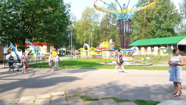 Киров. Прогулка по парку у цирка смотреть онлайн