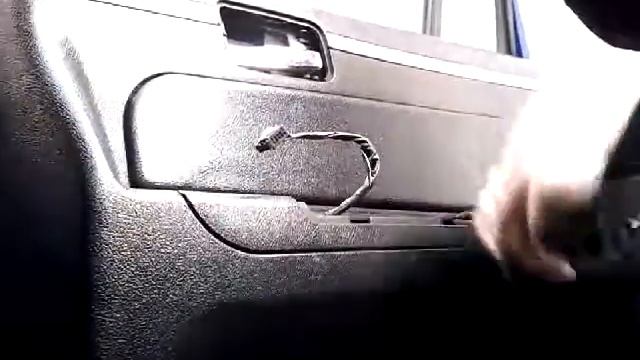 Как снять обшивку карту задней двери GEELY CK (2010)demontaz boczka drzwi tyl/door panel removal! смотреть онлайн