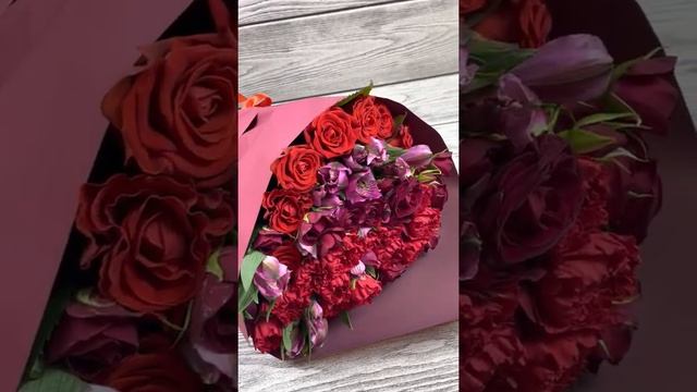 Букет из цветов «Бордо» смотреть онлайн