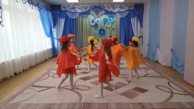 Задорный, детский танец "ВЕСНУШКИ" подг.гр. смотреть онлайн