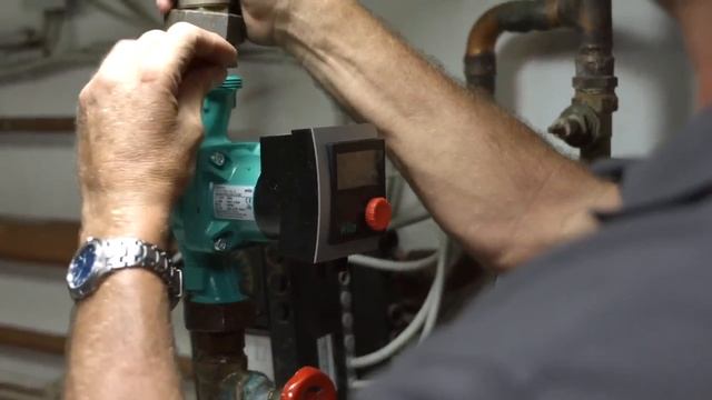 Монтаж высокоэффективного насоса Wilo-Stratos PICO для частного дома и дачи (на русском) смотреть онлайн