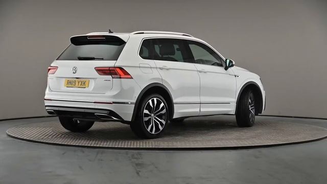 Volkswagen Tiguan - R-Line Tech 2.0 TSI 4Motion 230PS 7-Speed DSG 5 Door - Citygate Volkswagen Hi.. смотреть онлайн
