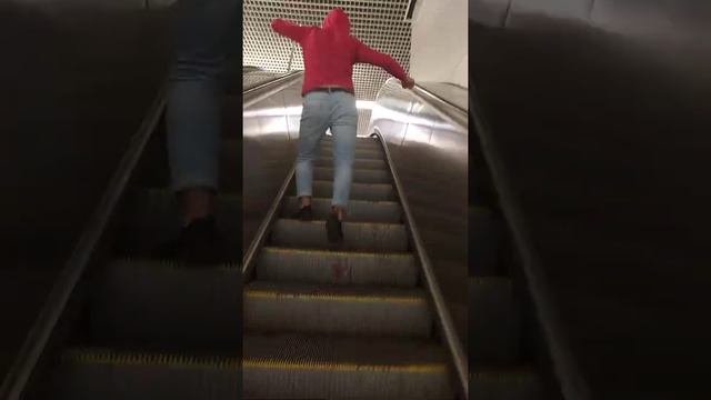 Doston Jo'rayev Бутырская метро смотреть онлайн