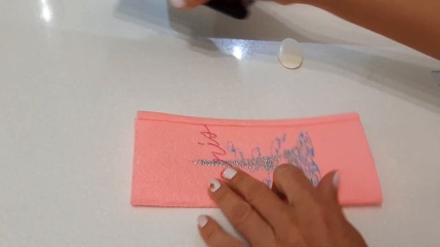 ЧЕХОЛ ДЛЯ ТЕЛЕФОНА СВОИМИ РУКАМИ , как сшить чехол для телефона из фетра, шить легко и Просто смотреть онлайн