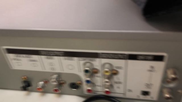 JVC HR-XVC1U DVD VHS Combo Player Hi-Fi VCR Recorder смотреть онлайн