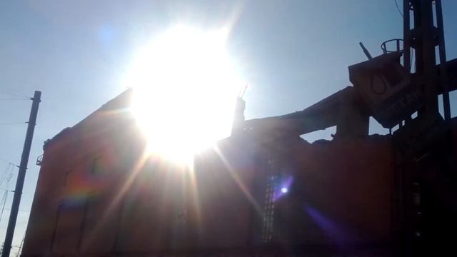 Разрушение цинкого завода - Метеорит Челябинск смотреть онлайн