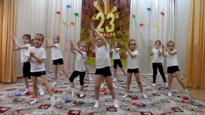 танец с флажками