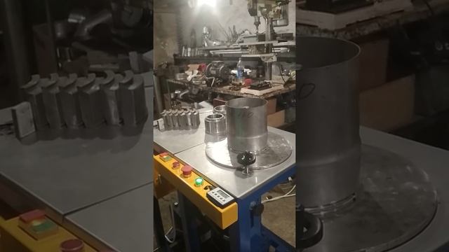 Расширитель концов труб дымоходов. Изготовление перехода смотреть онлайн