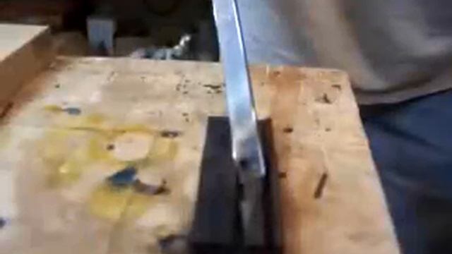 Manuel Delgado making my baritone ukulele "Liliana" смотреть онлайн