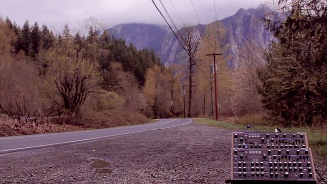 Novation Peak ambient // Twin Peaks played on Twin Peaks (at Twin Peaks) смотреть онлайн