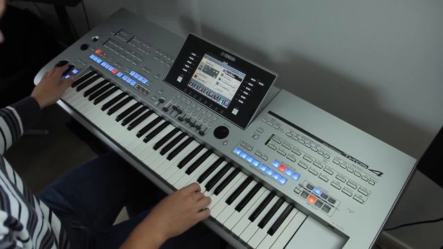Still got the Blues - Improvisation Yamaha Tyros смотреть онлайн
