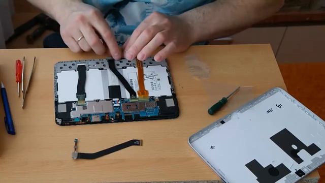 как самому заменить мини-УСБ к Samsung Galaxy Tab 3 смотреть онлайн