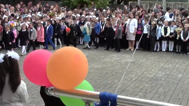 Уход с линейки. 1 сентября 2017. МОУ "Школа № 20 г. Донецка" смотреть онлайн