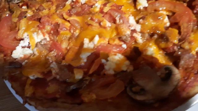 Готовлю пицу. Здесь есть секрет.🇺🇸 смотреть онлайн